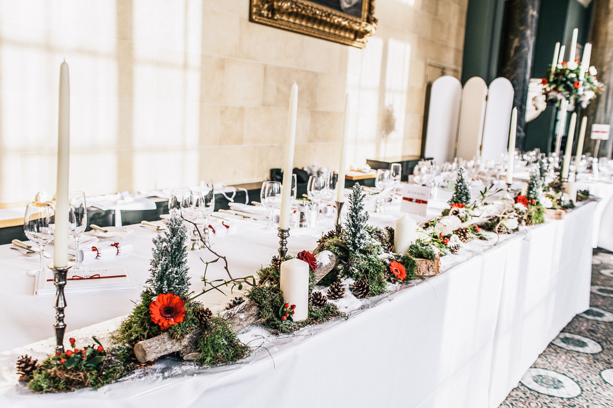 winter wedding photographer christmas theme wedding table dressing woburn abbey