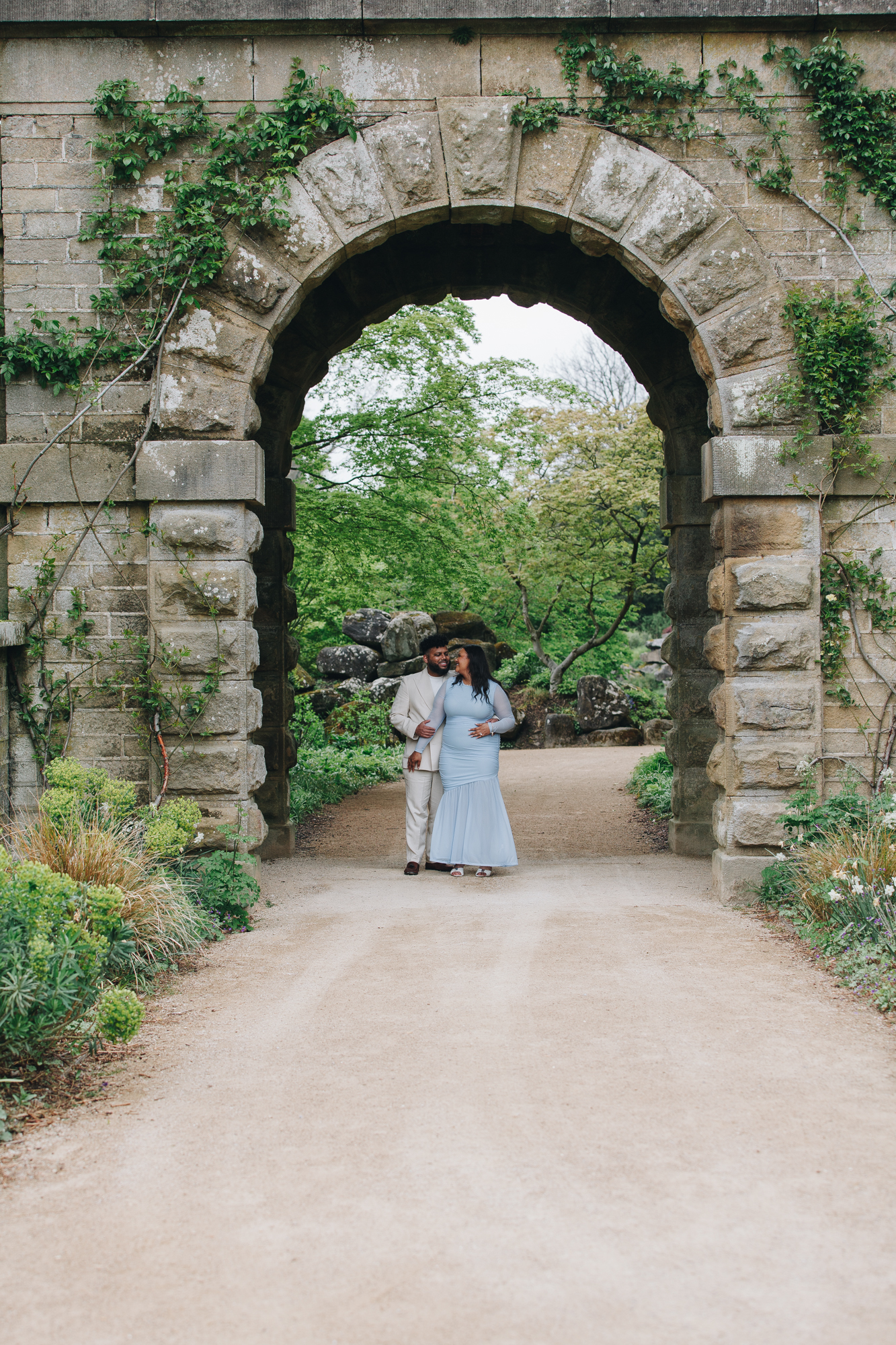 Floral details in bloom at Chatsworth House during spring engagement shoot