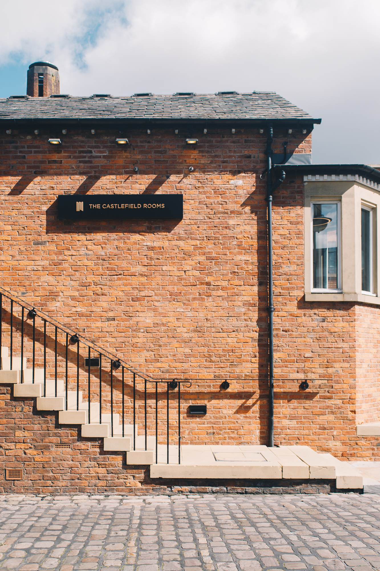 Castlefield Rooms wedding photographer capturing Gemma and Steve in Manchester city centre